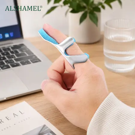 جبيرة إصبع بأربعة أذرع